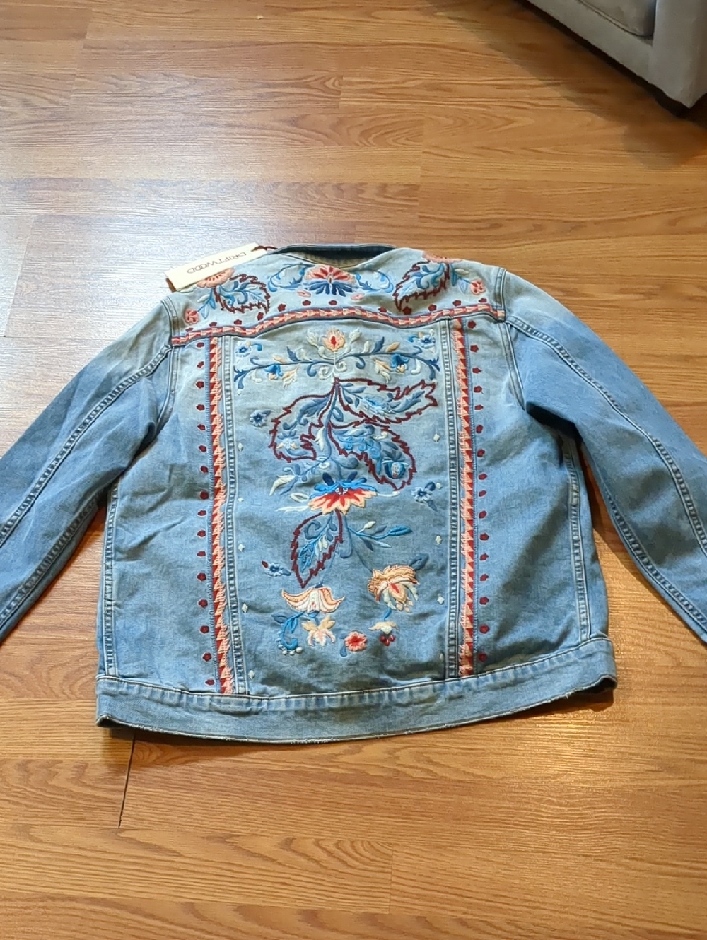 Driftwood Jeans Embroidered Floral Light-Wash Denim Trucker Jacket - Picture 7 of 9